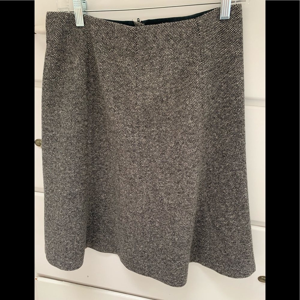 A-line tweed wool skirt fully lined